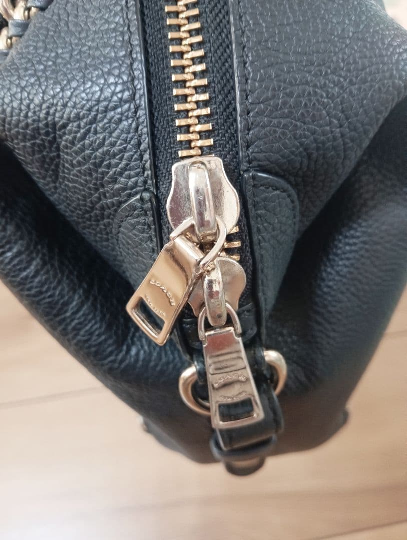 COACH コーチ　blackレザーバッグ 埼玉県の某質店にて購入。