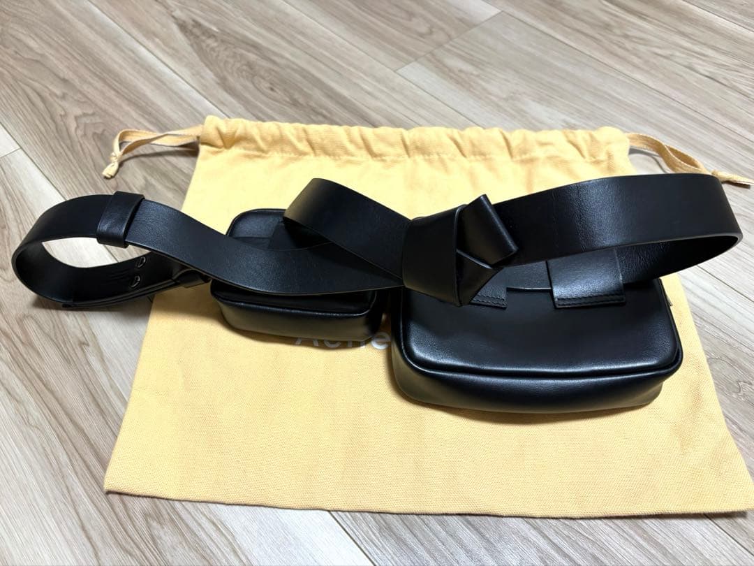 バッグ Acne Studios Musubi belt bag