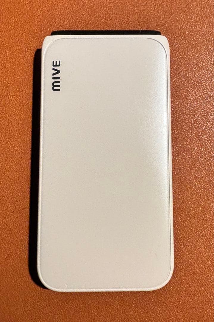 折りたたみ式スマホ　ホワイト 韓国 ガラホ　Android12 Simフリー