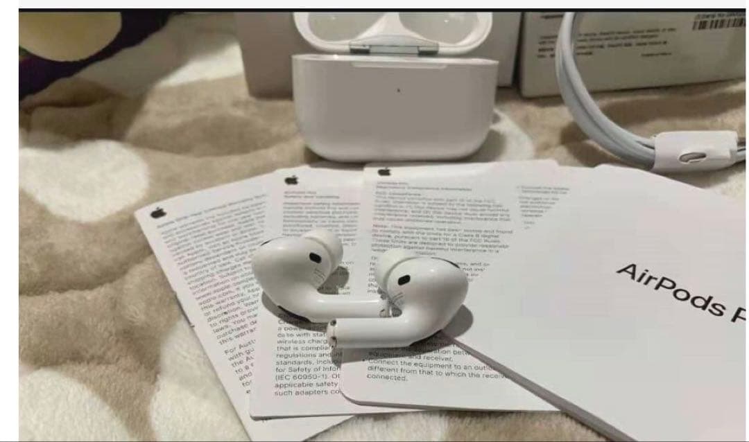 は*ん様 AirPods Pro3 本体 ホワイト 充電ケース付き