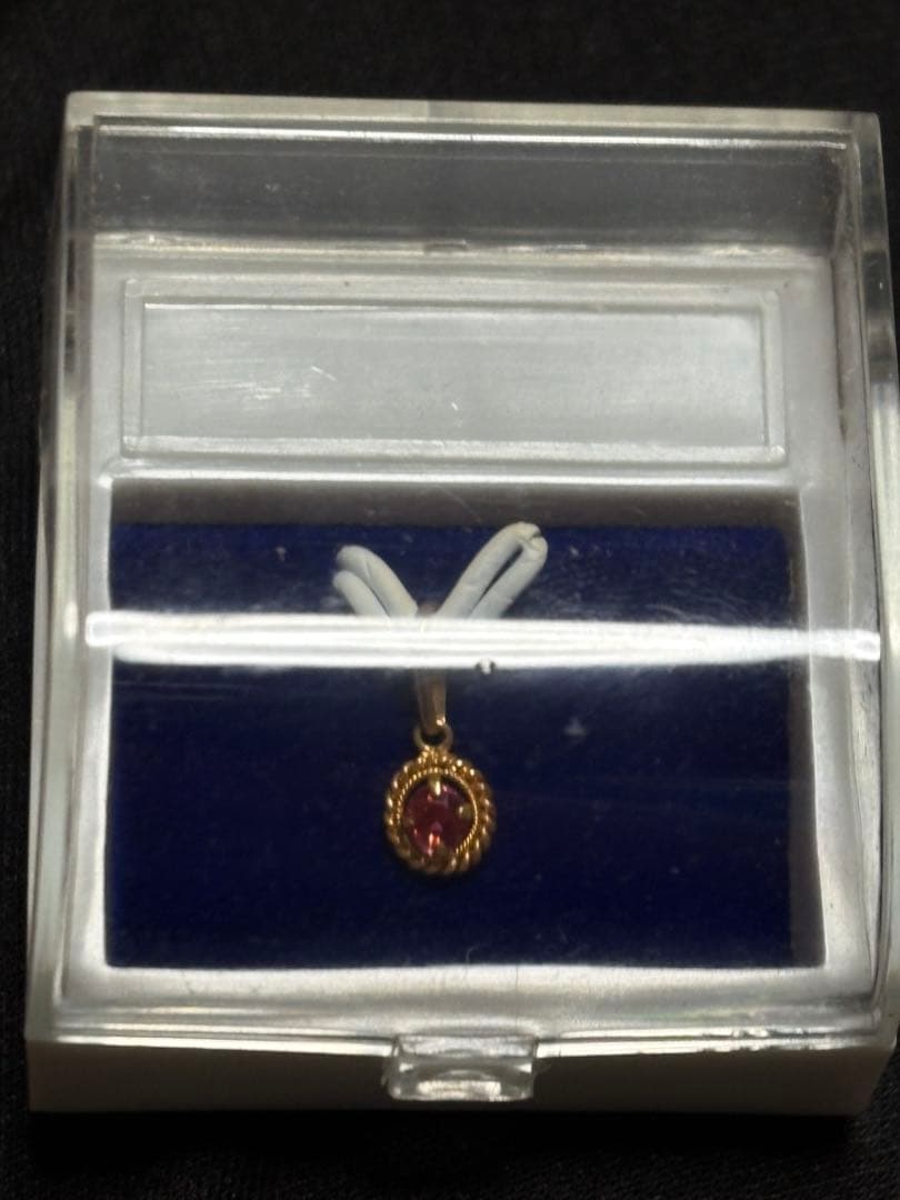 K18ルビー　ペンダントトップ　チャーム　18金