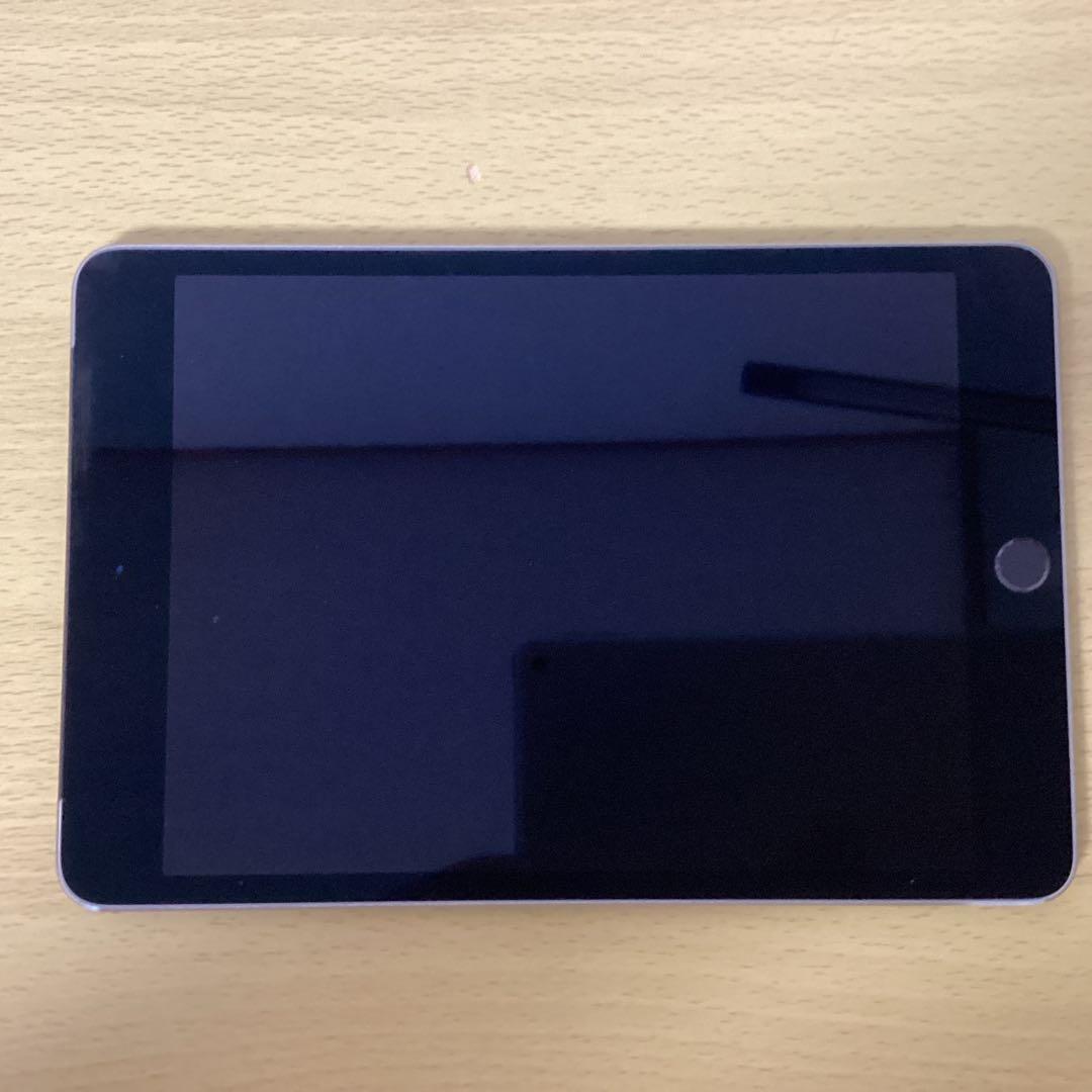 Apple iPad 10.2インチ シルバー