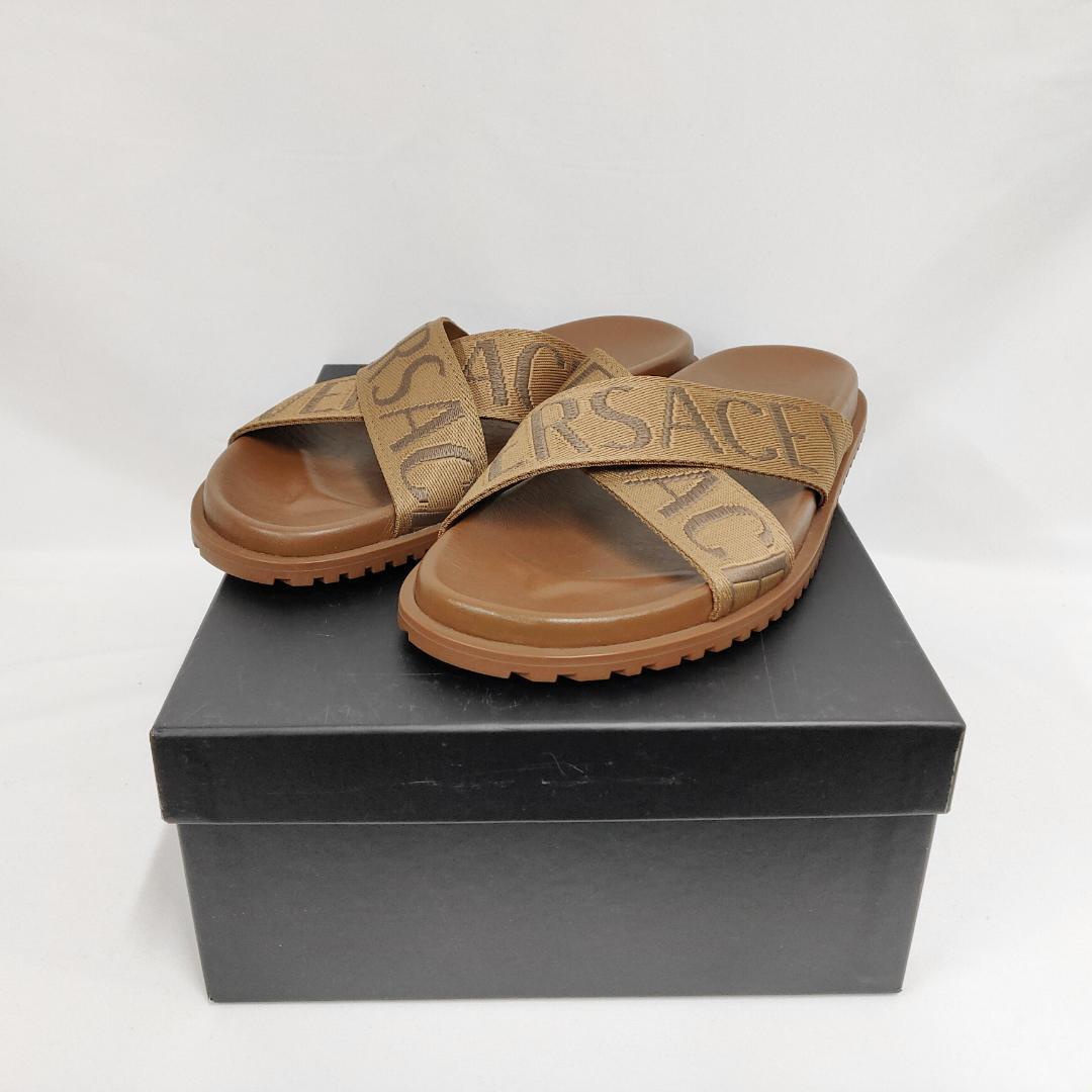 ○★新品 未使用 VERSACE オールオーバー ロゴ サンダル ブラウン