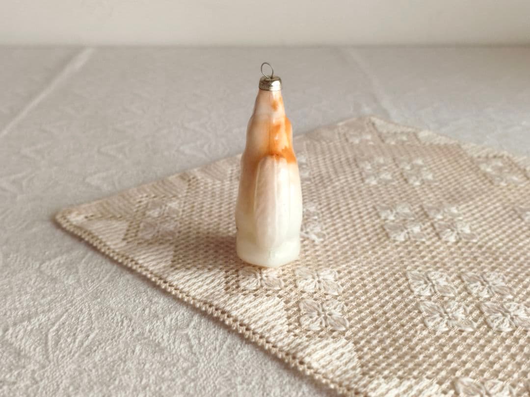 【misen2014さま】vintage ❀ ミルク色ガラスの 素敵なリスさん