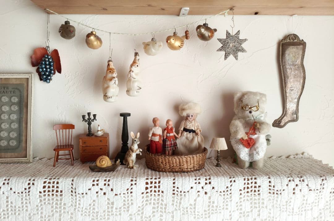 【misen2014さま】vintage ❀ ミルク色ガラスの 素敵なリスさん