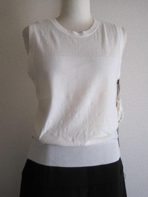 FOXEYサイズ40ウールサマーニット未使用♭2921