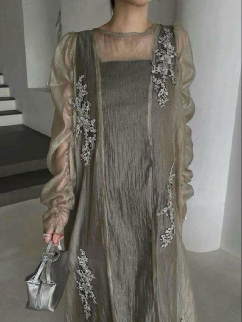 【美品】刺繍入りオケージョンドレス　パーティードレス