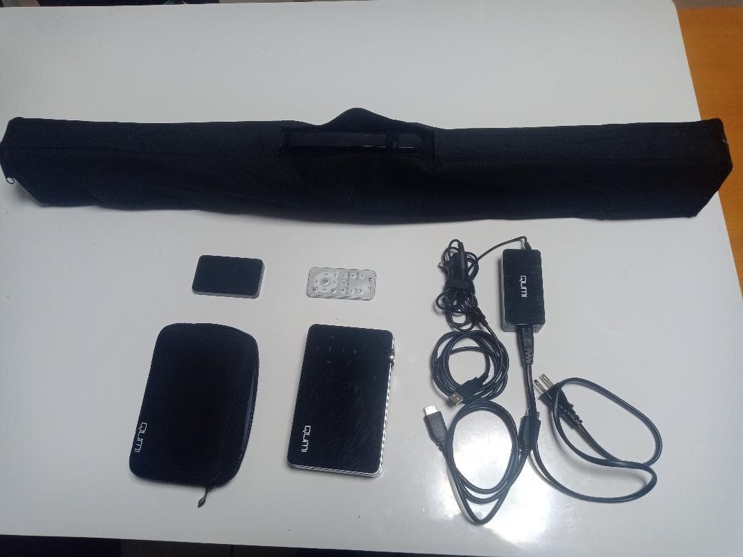 QUMI Q5 ミニプロジェクター + ホームシアターセット