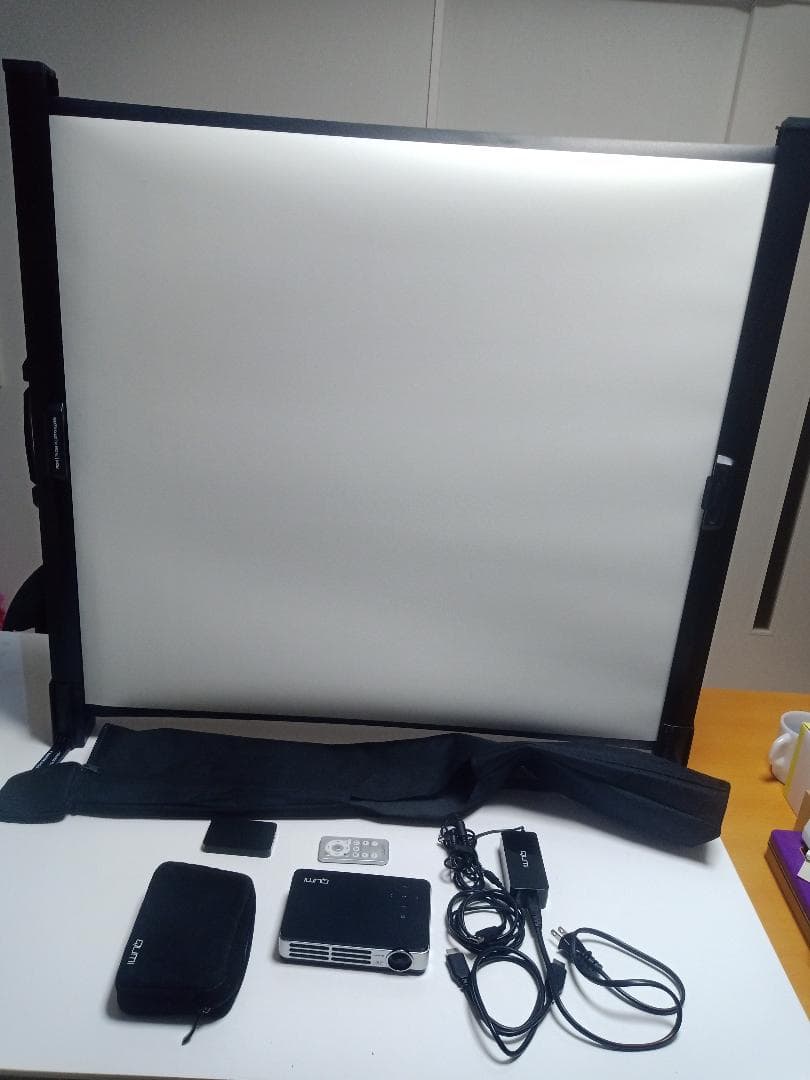 QUMI Q5 ミニプロジェクター + ホームシアターセット