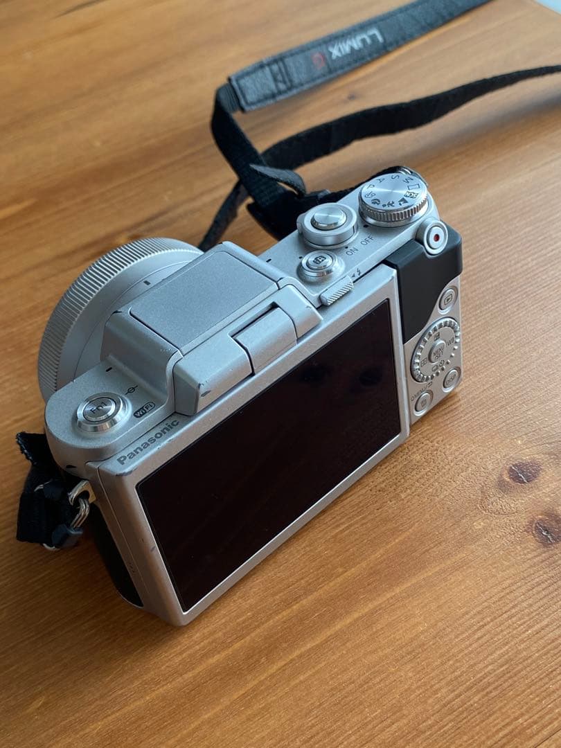 【値下げ済】LUMIX DMC-GF7ダブルズームレンズキット