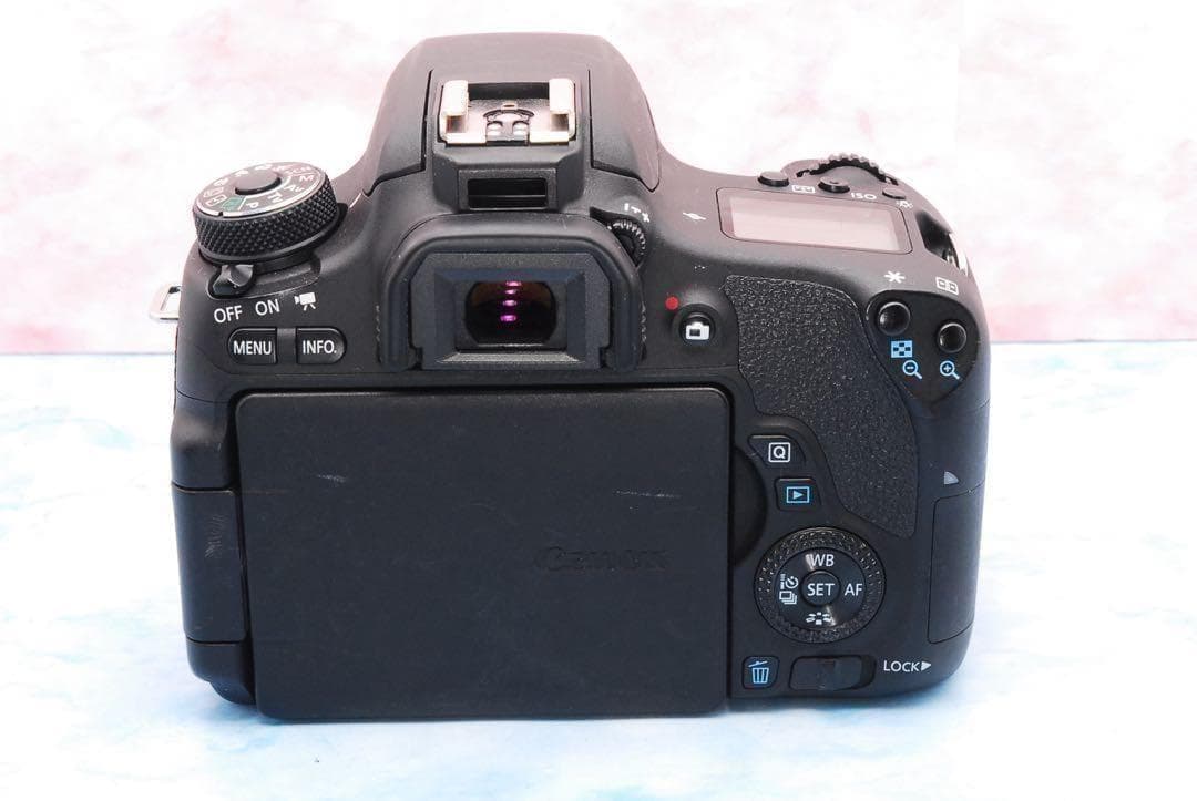 ☆Wi-Fi搭載☆Canon EOS 8000D☆Wレンズ☆一眼レフカメラ