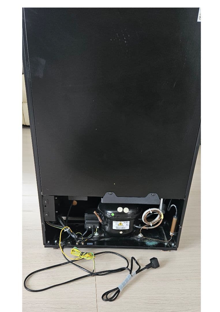 【中古】三ツ星貿易 ワインクーラー 110L 32本収納 MB-6110C