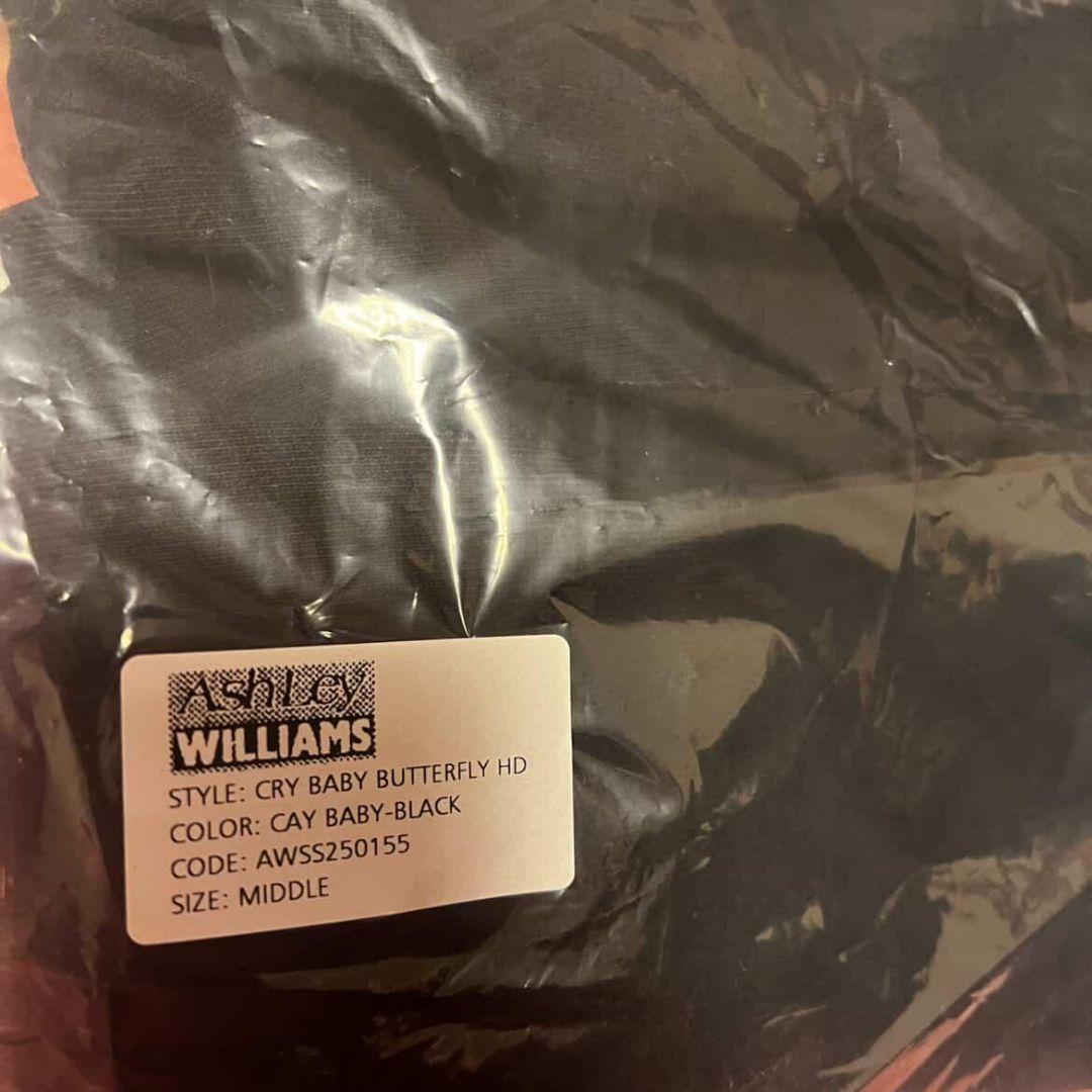 ASHLEY WILLIAMS CRY BABY パーカー M