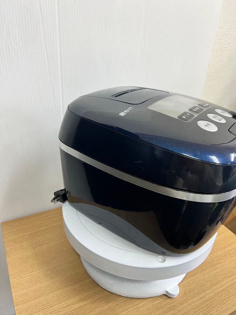 タイガー 炊飯器 JKC-A100（5.5合）IH炊飯ジャー 2016年製