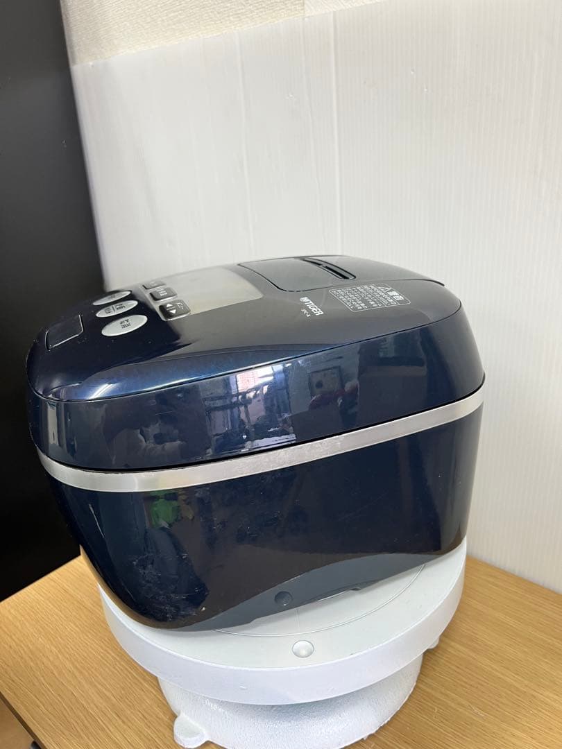 タイガー 炊飯器 JKC-A100（5.5合）IH炊飯ジャー 2016年製