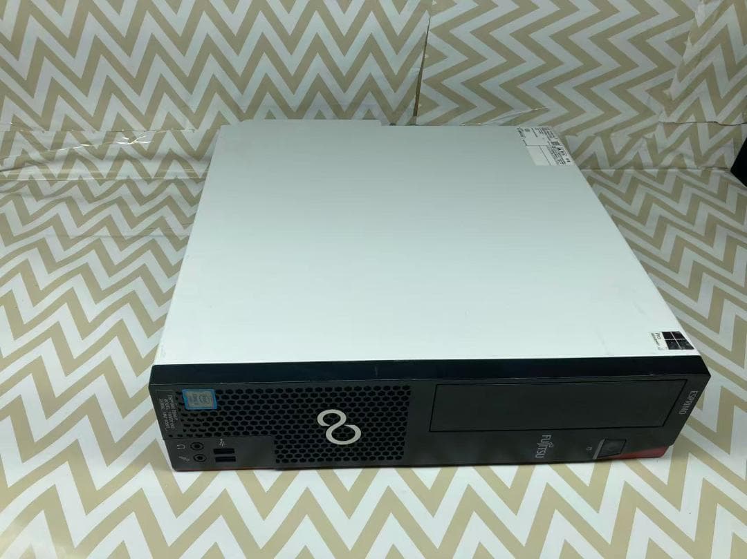 ESPRIMO D586 i5 第6世代 8GB 256GB　モニター別売り