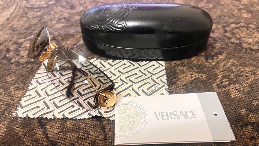 値下げ!!!ヴェルサーチメデューサロゴサングラス美品