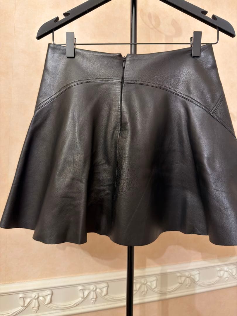 Gianni Versace ジャンニ ベルサーチ ベルサーチェ レザースカート