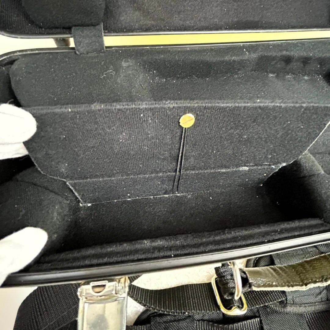 CCシャイニーケース　トランペットケース　イエロー　ストラップ付き　キズ有り