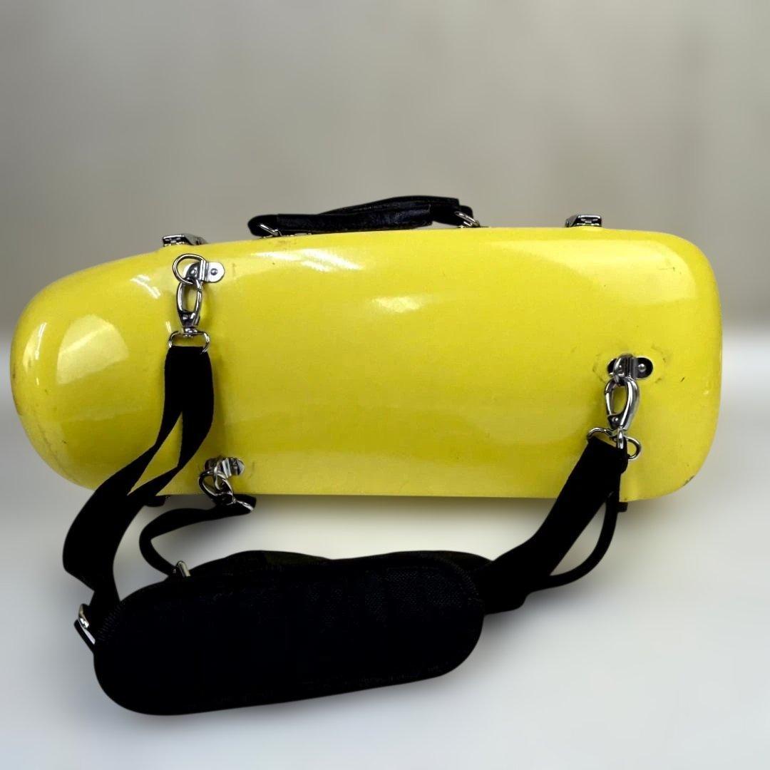 CCシャイニーケース　トランペットケース　イエロー　ストラップ付き　キズ有り