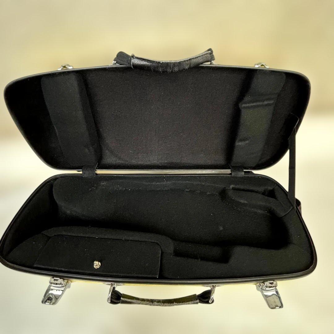 CCシャイニーケース　トランペットケース　イエロー　ストラップ付き　キズ有り