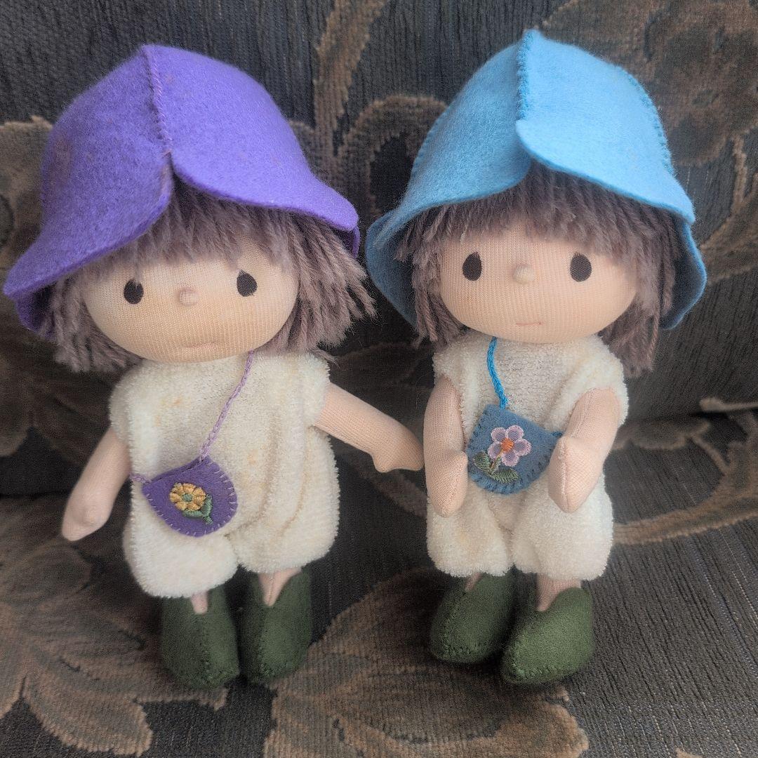 米山京子先生の教室で作りました。紫と青の帽子の人形2体セット