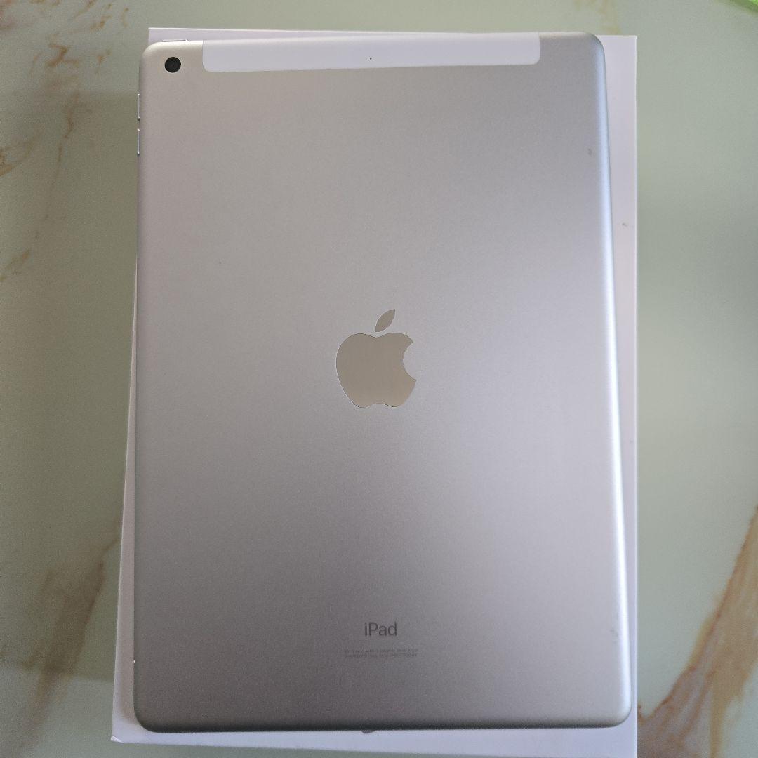 美品　iPad32GB 第7世代　シルバー　wifi+Cellular 箱付き