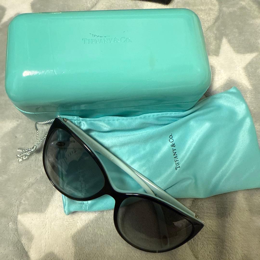Tiffany & Co. ブラックサングラス ケース付き swarovski