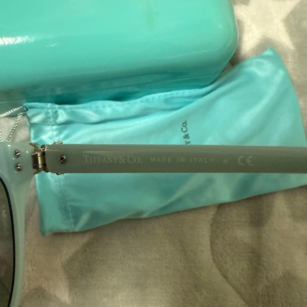 Tiffany & Co. ブラックサングラス ケース付き swarovski