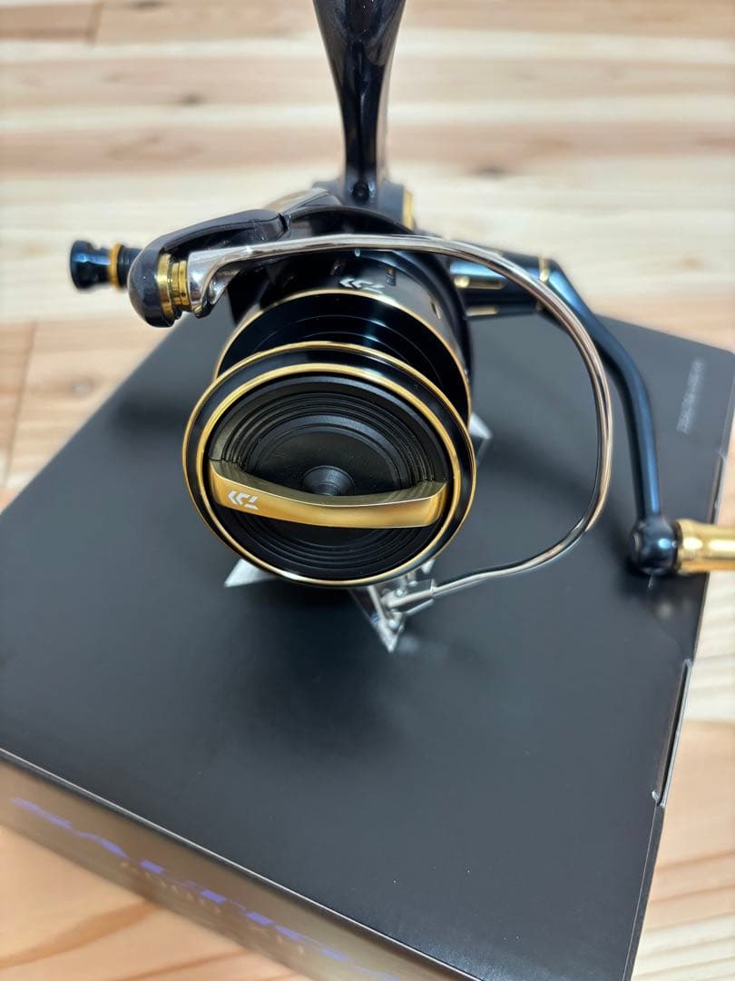 23ソルティガ 4000XH 超美品