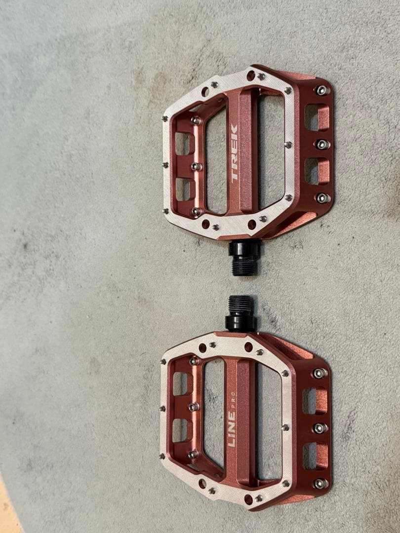 Trekトレック ライン プロ フラットペダル