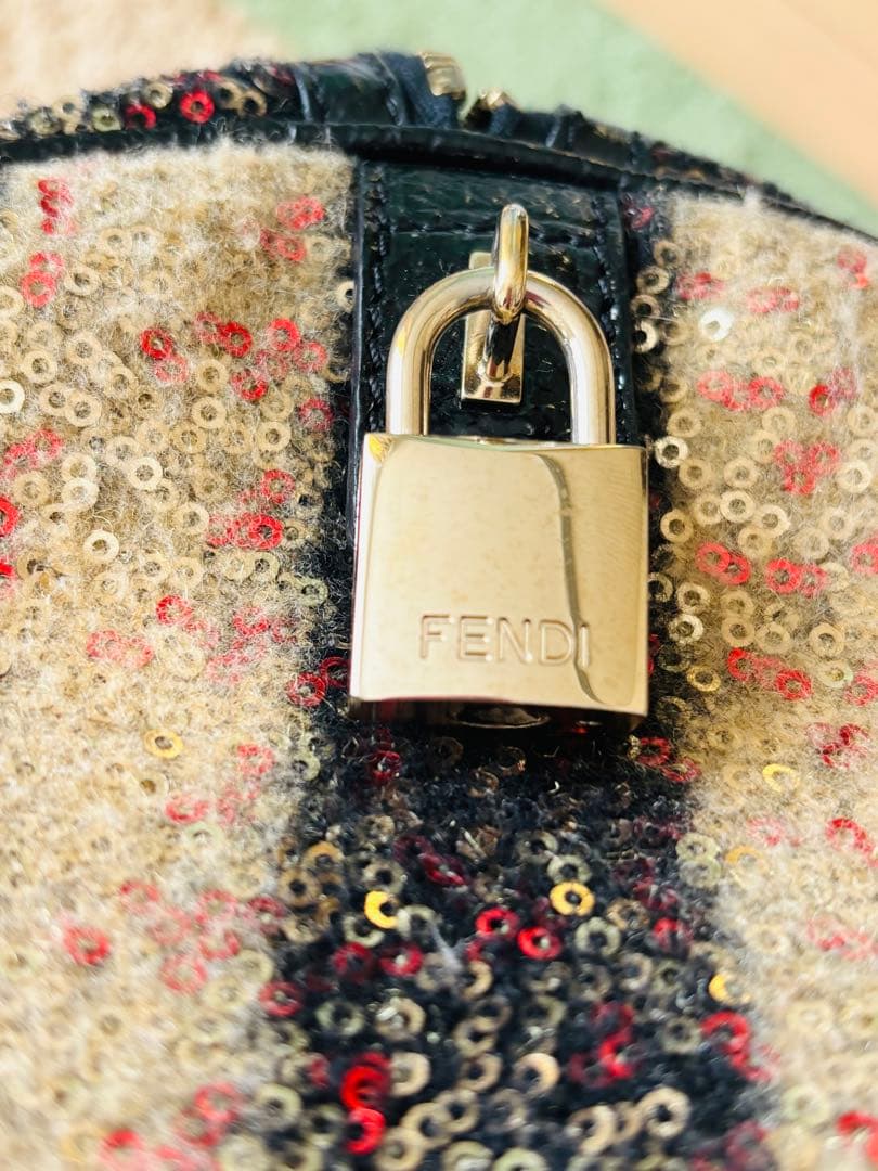 レア■ビバリーヒルズ　アメリカ購入■fendi フェンディ■バックスパンコール