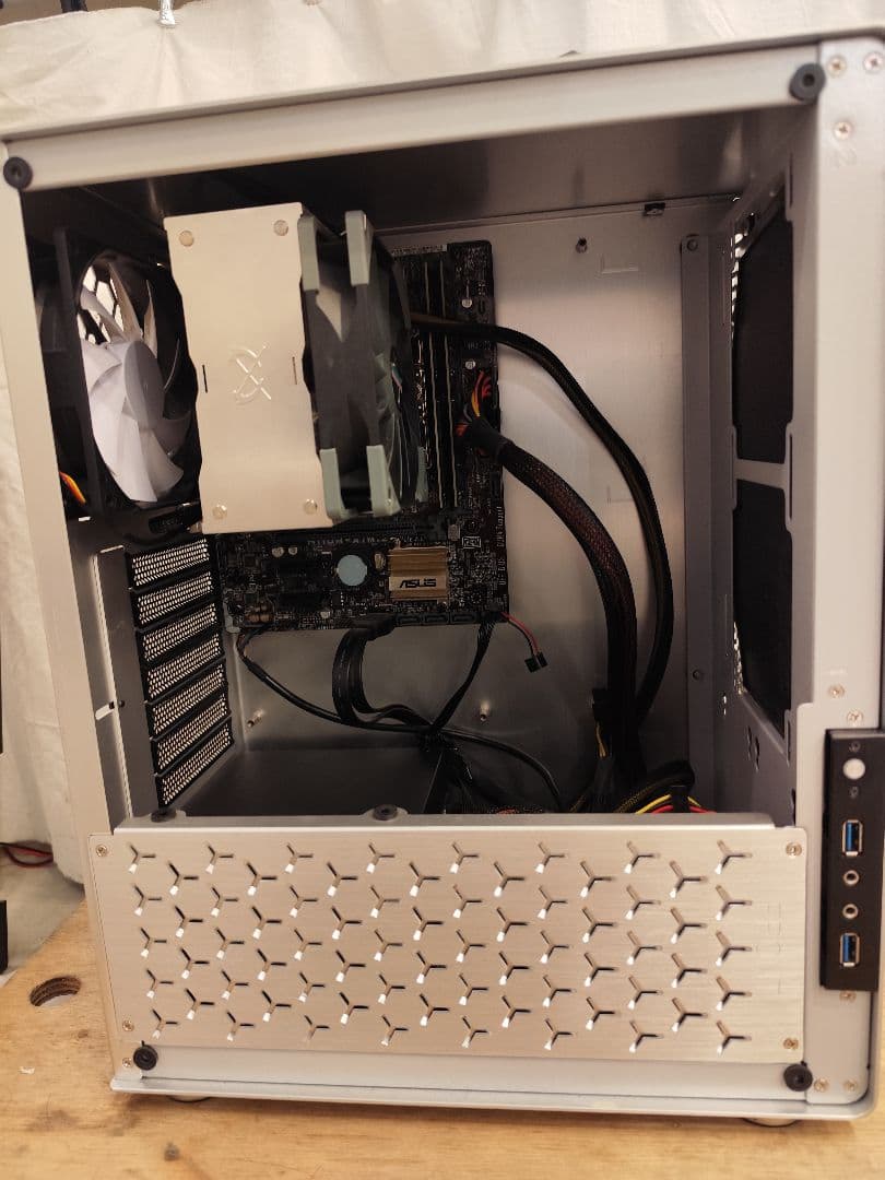 Windows11パソコン　I7-7700　メモリ32GB　SSD250gb