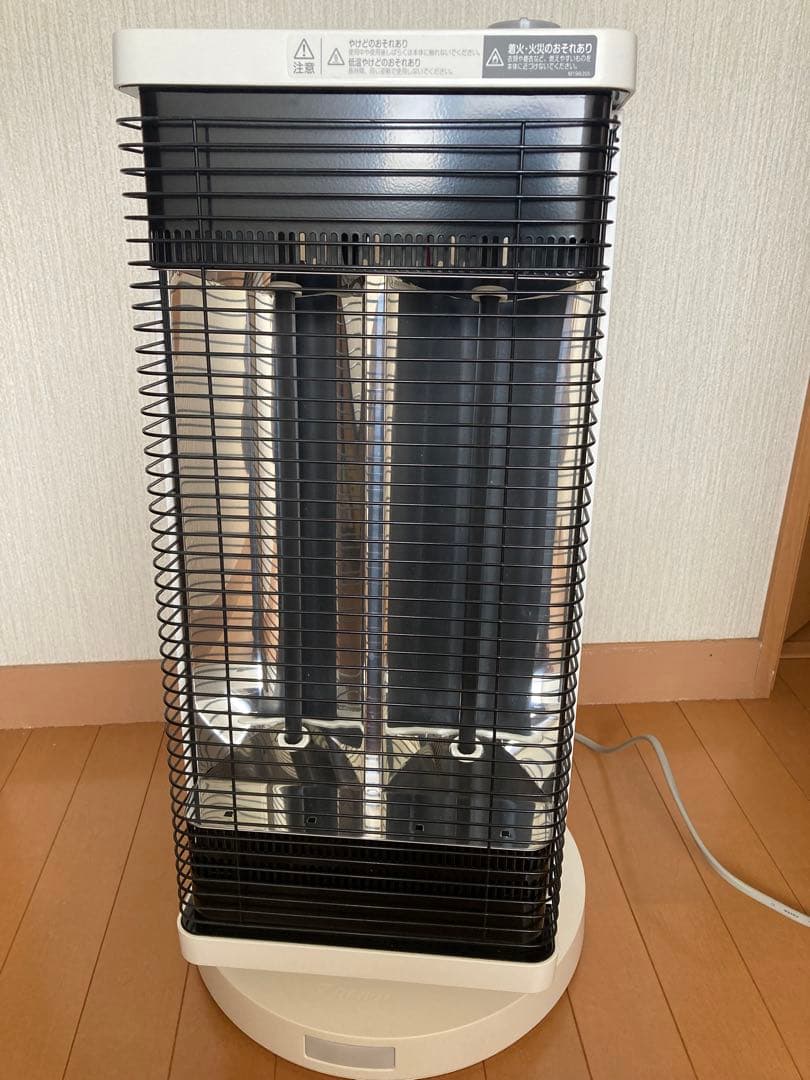 ダイキン　遠赤外線暖房機　セラムヒート