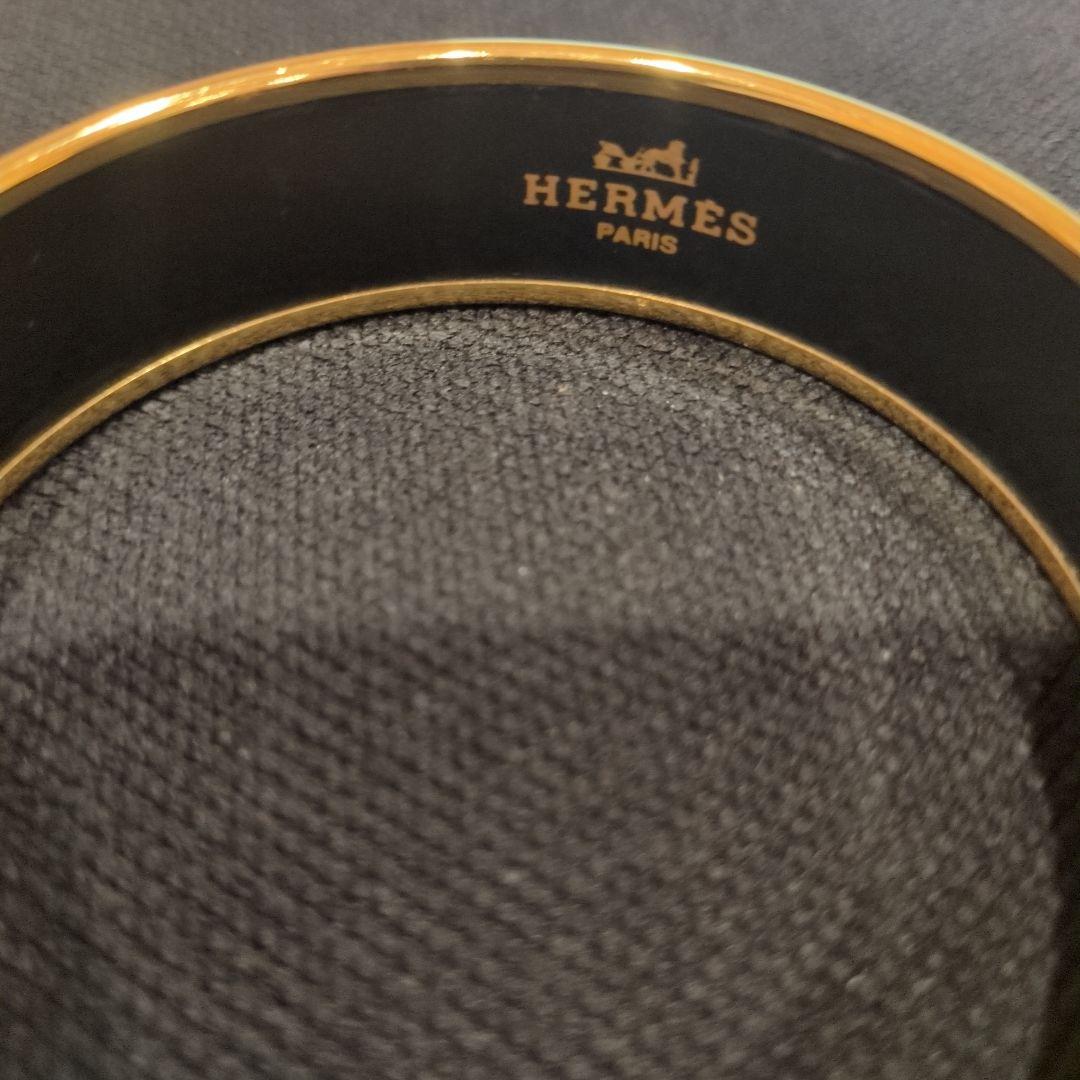 HERMES 青い装飾的バングル