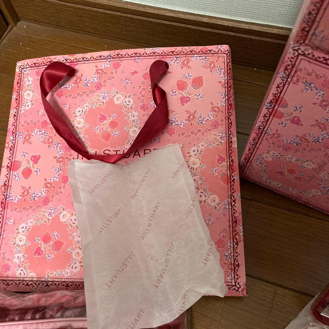 JILLSTUART 2024 クリスマスコフレ抜き取りなし。