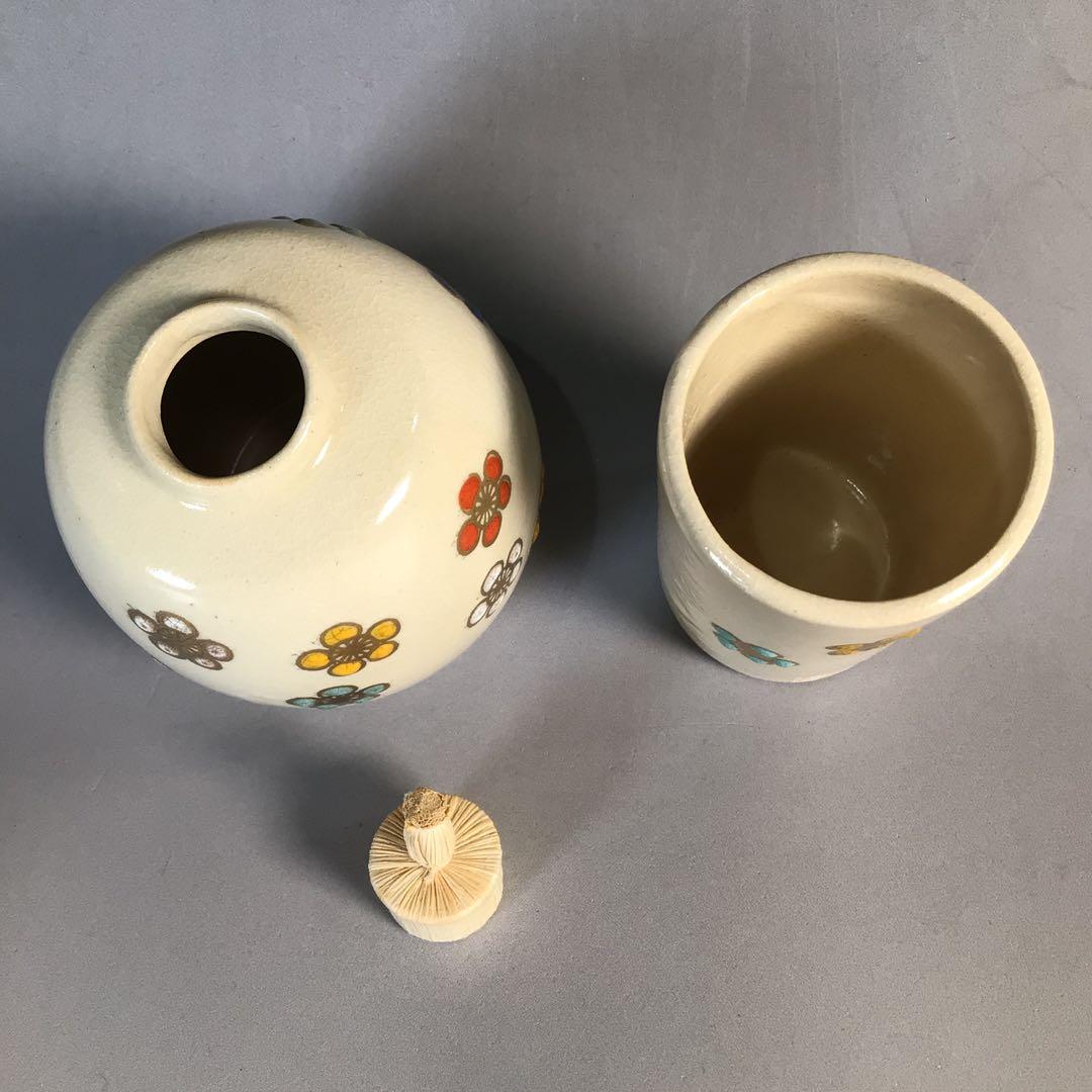 Ｍ８３２　茶箱　『溜塗』『利休形』『茶碗　棗　茶杓　茶筅　振出　茶巾筒』　茶道具