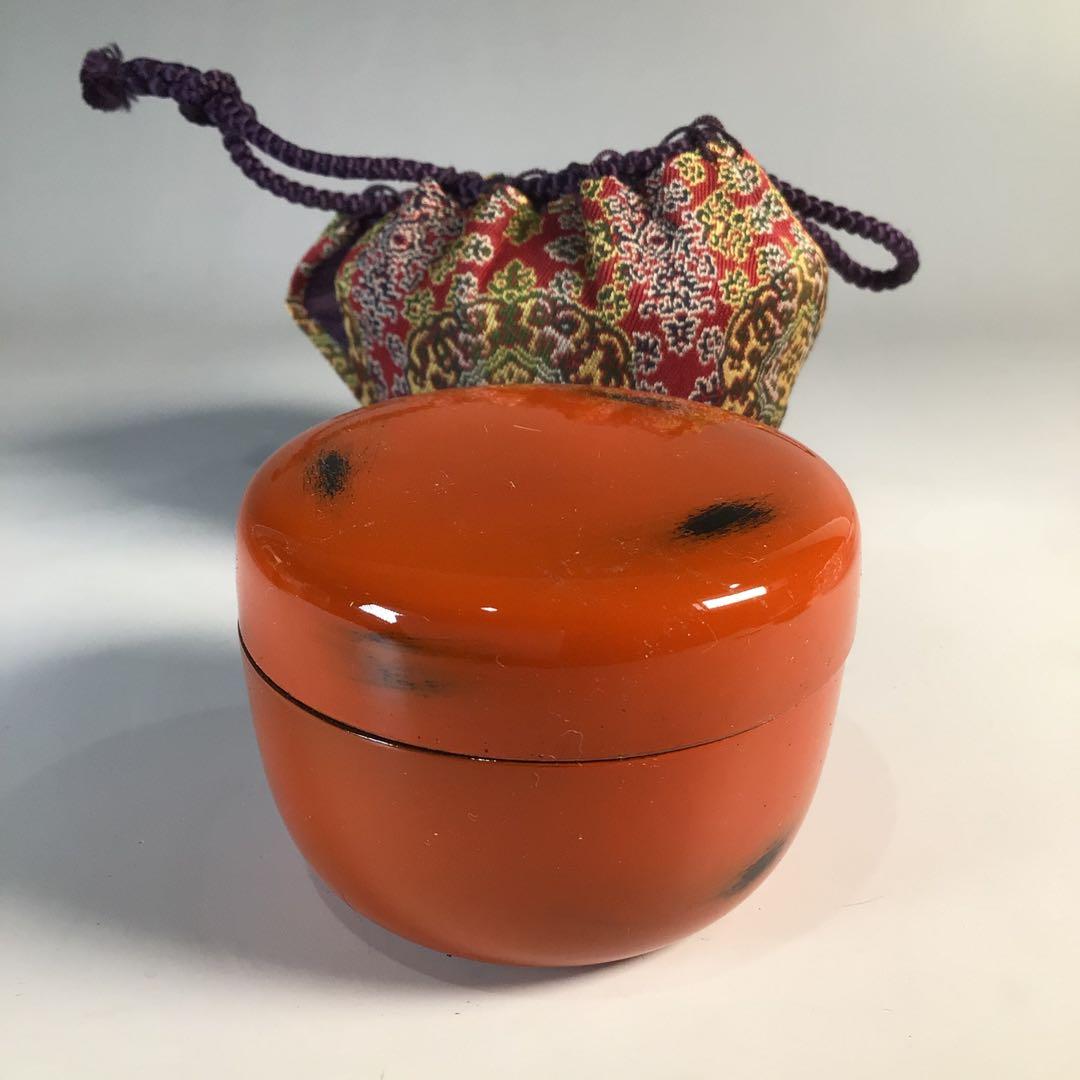 Ｍ８３２　茶箱　『溜塗』『利休形』『茶碗　棗　茶杓　茶筅　振出　茶巾筒』　茶道具