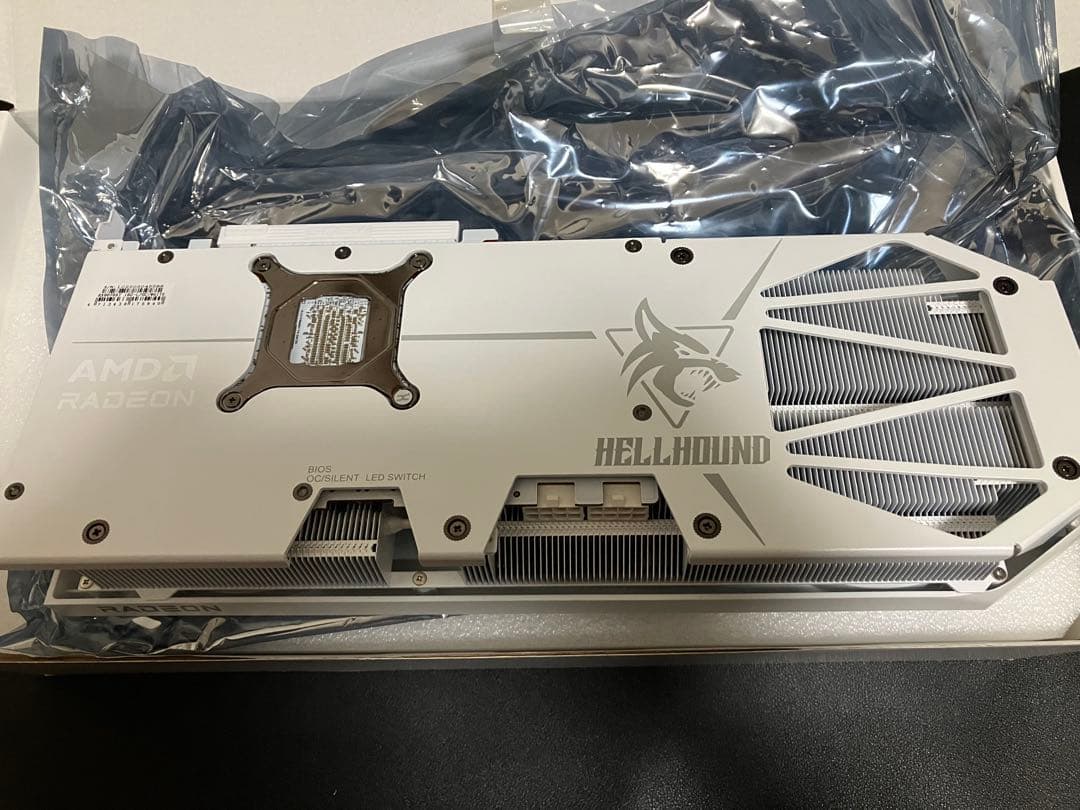 PowerColor Radeon RX 9070XT 白Hellhound
