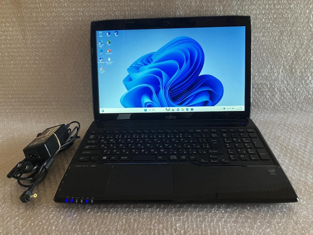 超超美品 Gore i3 起動約 19秒 新品SSD 512GB BD-RW