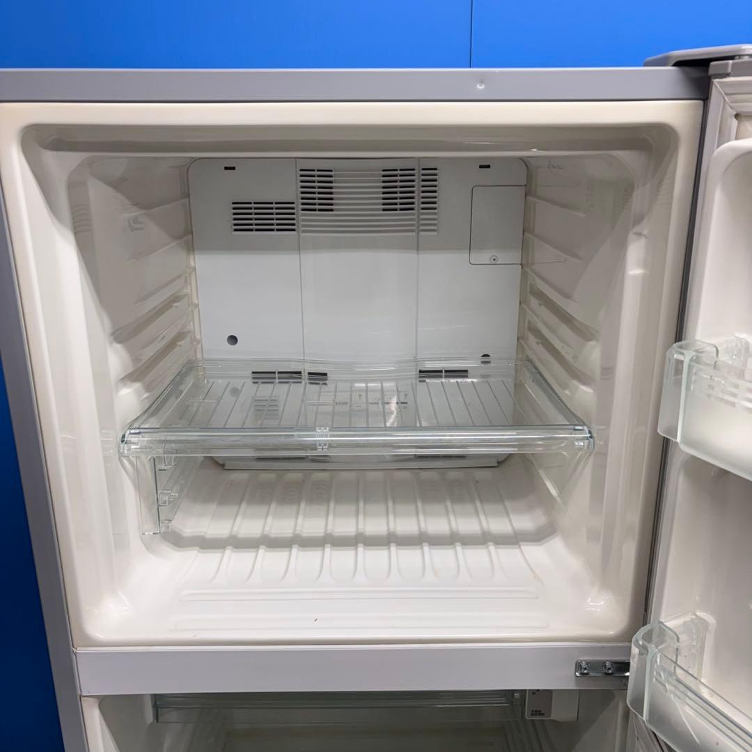 570 シャープ　中型冷蔵庫　200L強　格安　小型　一人暮らし　同棲　右開き