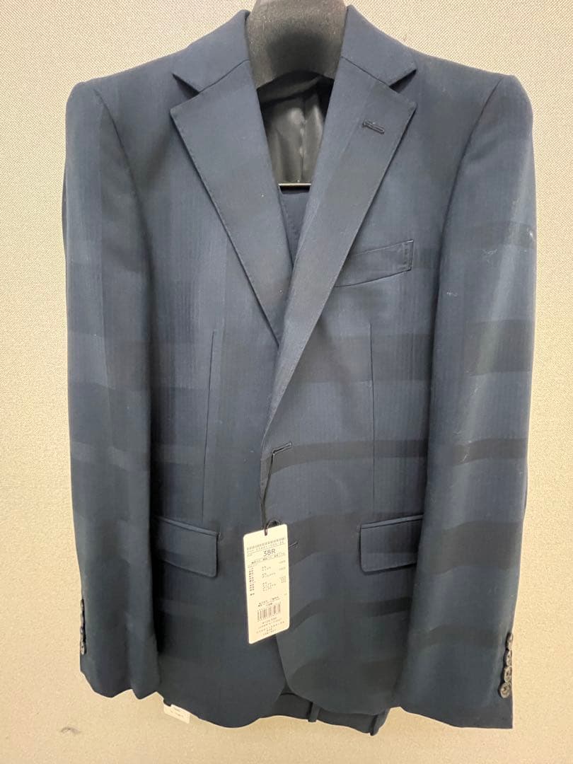 新品　BLACK LABEL スーツ（ジャケット・ベスト・パンツ）　サイズ38R