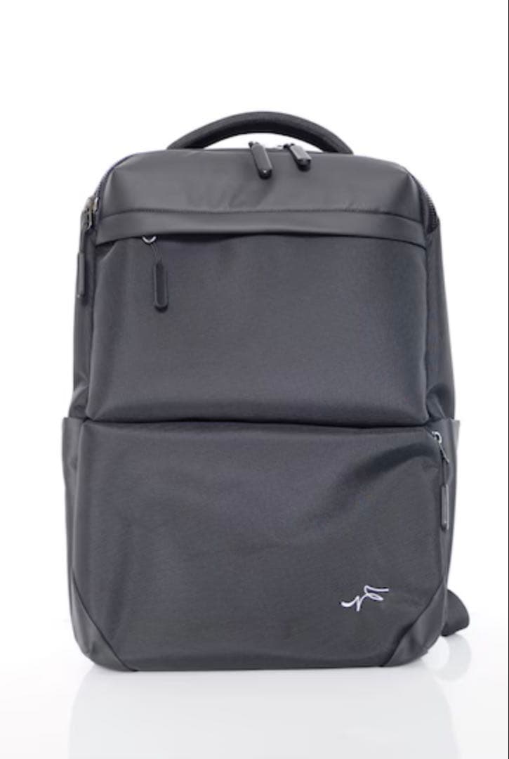 【美品】コールアンドレスポンス　バックパック　黒　リュック　軽量　多機能