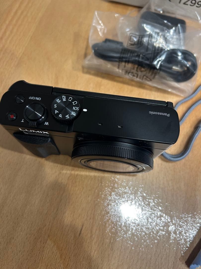 先月購入　Lumix ルミックスDC-TZ99-K ブラック 保護フィルム付き