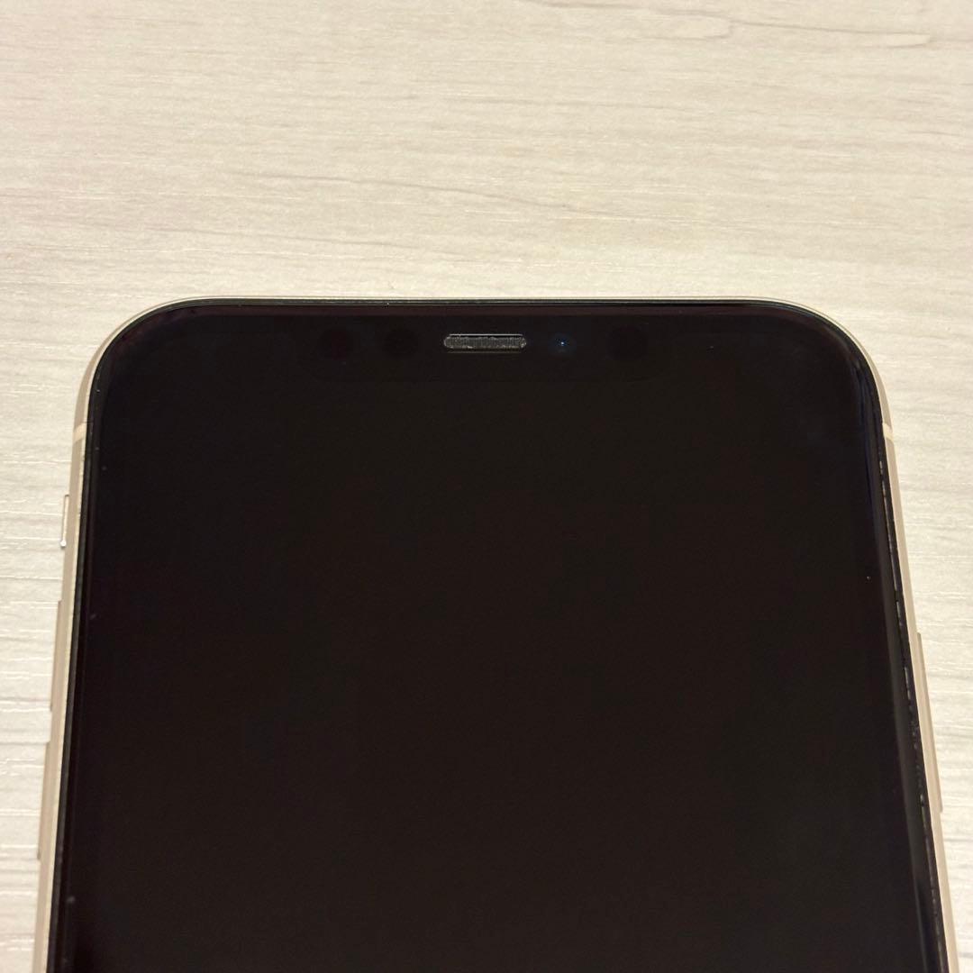 iPhone11 128GB ホワイト 画面ヒビあり 中古品