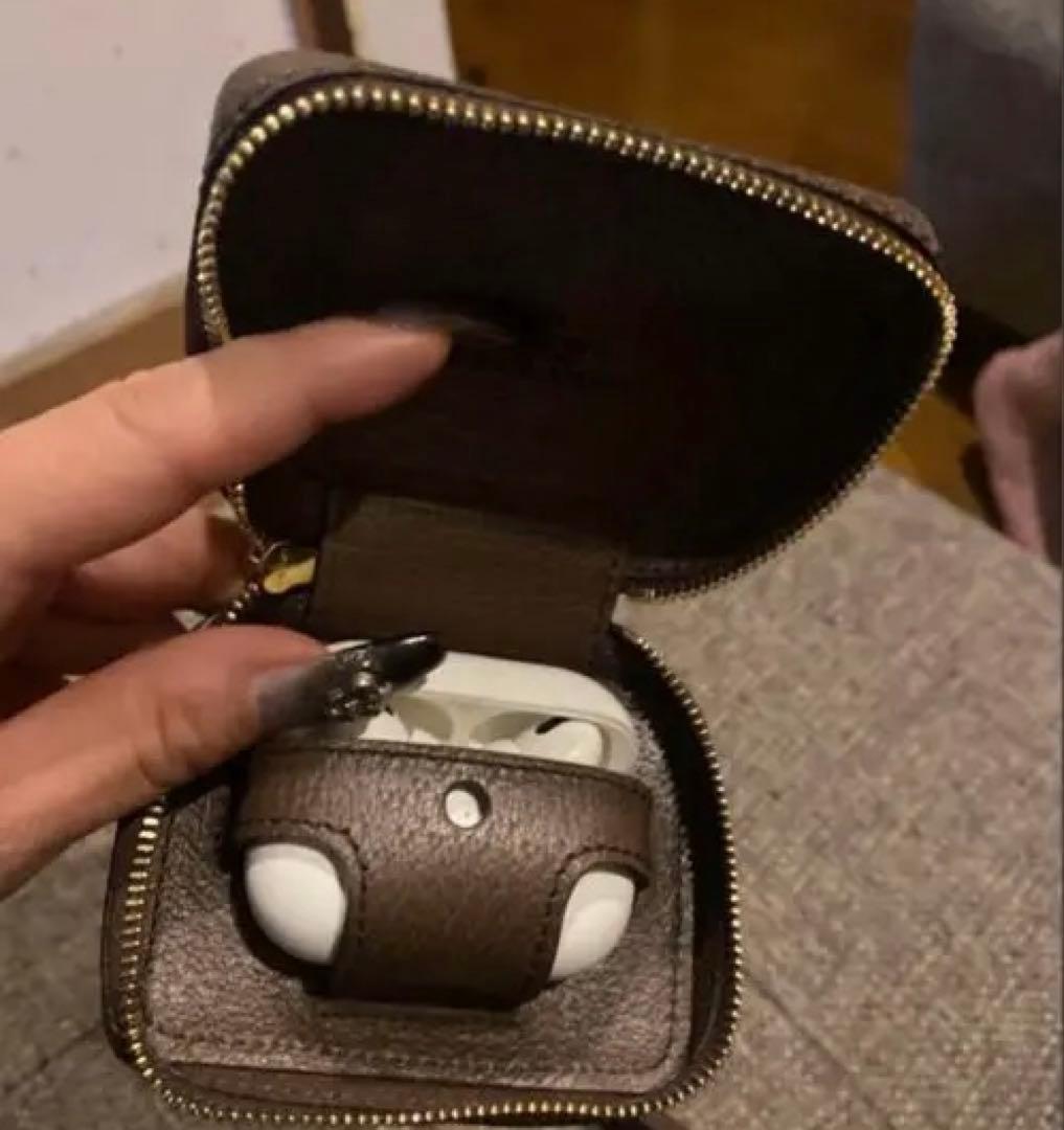 Gucci レザーAirPodsProケース