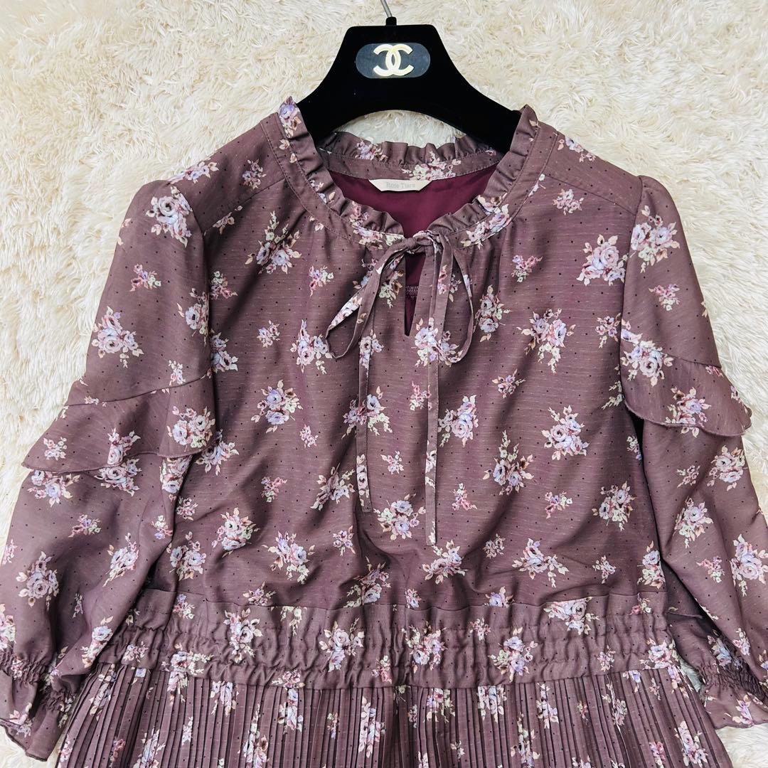 ローズティアラ　花柄　プリーツ　ワンピース　大きいサイズ　46（15〜17号