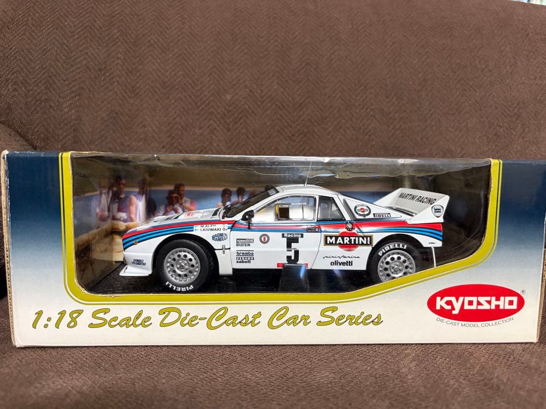 KYOSHO LANCIA 037 RALLY ミニカー1:18