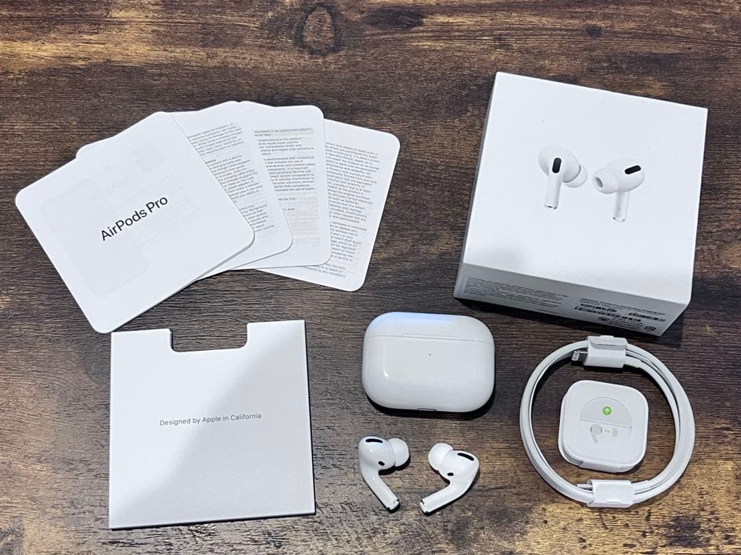 AirPods Pro 第二世代　本体 充電ケース付き ホワイト