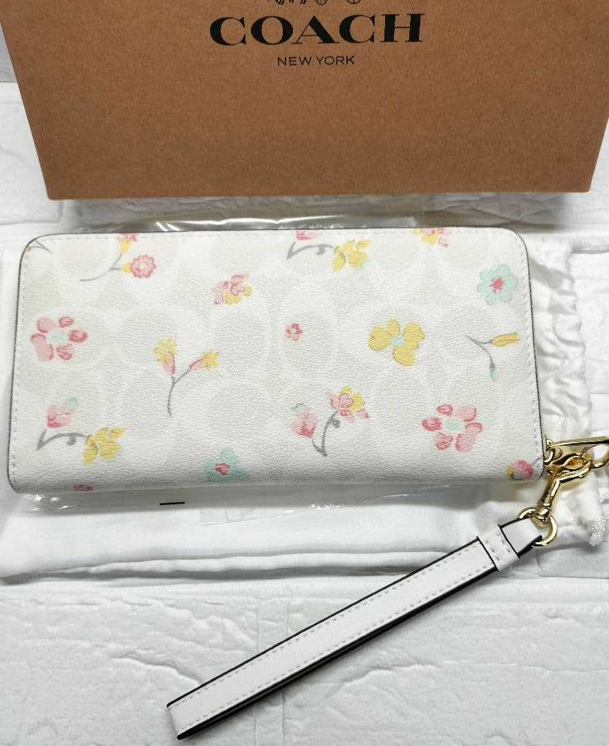 COACH フラワーデザイン 長財布 ギフト プレゼント 誕生日 記念日